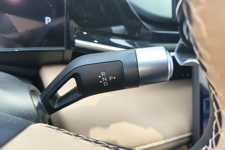 Used Geely Galaxy L6 2023 60km AIR Gear Lever