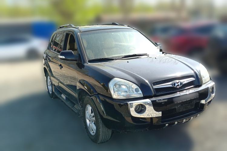 Used Hyundai Tucson 2006 2.0L Automatic 2WD Comfort Edition Front Right 45 Deg