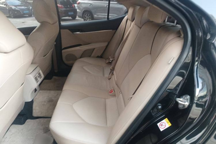 Used Toyota Camry 2018 2.0E Leading Edition