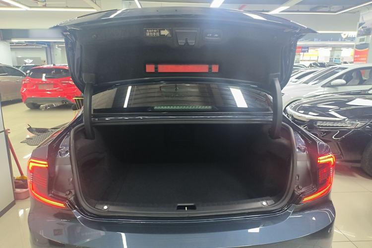 Used Volvo S90 New Energy 2023 T8 Plug-in Hybrid All-Wheel Drive Long-Range Zhiyi Luxury Edition
