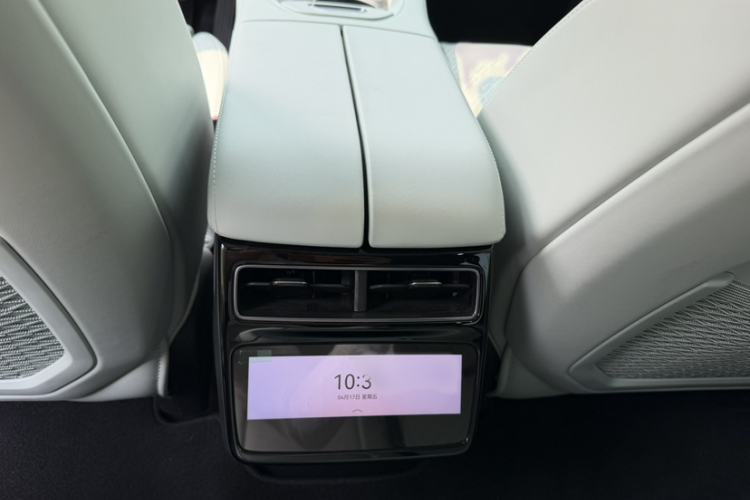 Used Zeekr 001 2024 WE Edition 95 kWh All-Wheel Drive Interior 4