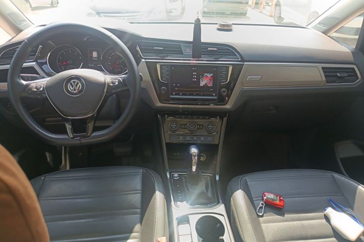 Used Volkswagen Touran 2018 Volkswagen Touran L 280TSI DSG Boundary Luxury Edition 6 Seats China V Emission Standard
