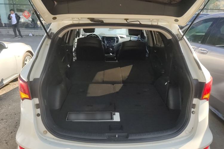 Used Hyundai Santa Fe 2017 2.0T Automatic Two-Wheel Drive Smart Version 7 Seats
