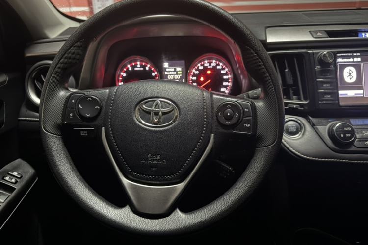 Used Toyota RAV4 2019 2.0L CVT Two-Wheel Drive Fashion X Limited Edition China V Standard Interior 2
