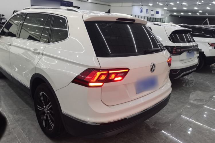 Used Volkswagen Tiguan L 2019 Updated Version 330TSI Automatic Two-Wheel Drive Panoramic Comfort Edition China VI Standard Rear