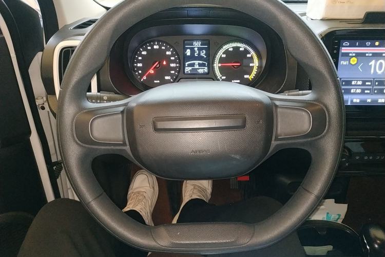Used Roewe Clever 2022 311km QiQi BoBo Edition Steering Wheel