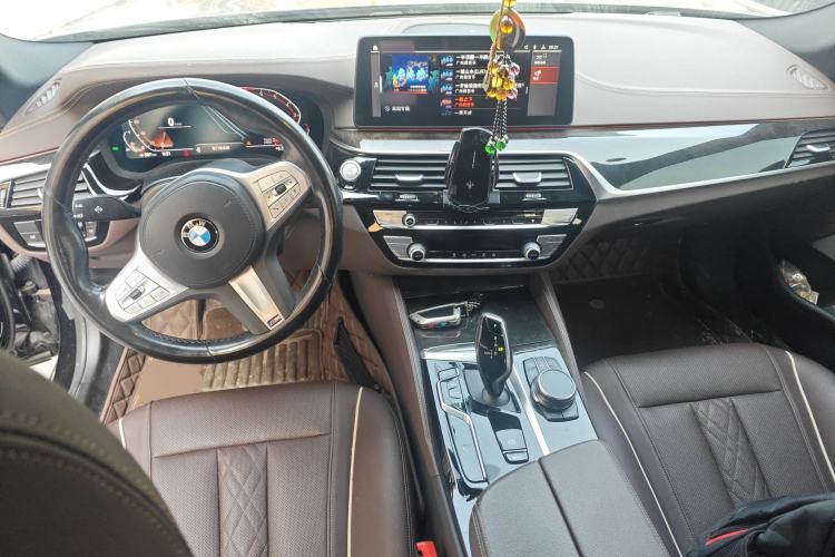 Used BMW 5 Series 2022 Second Facelift 525Li M Sport Package
