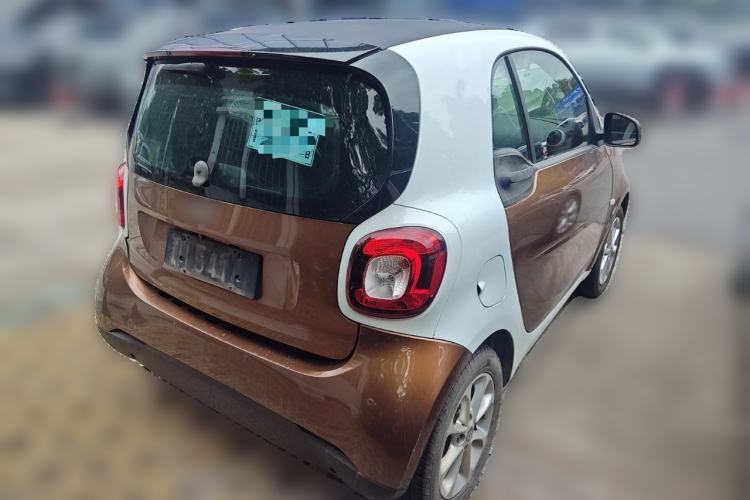 Used smart fortwo 2015 1.0L 52 kW hardtop Dynamic version