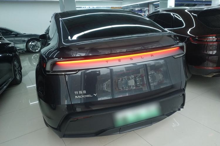 Used Tesla Model Y 2025 Rear-Wheel-Drive Version