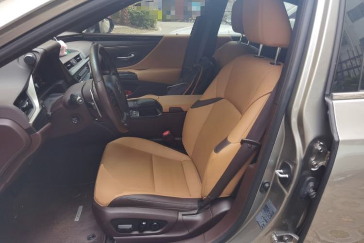 Used Lexus ES 2020 300h Premier Edition Left Front Seat