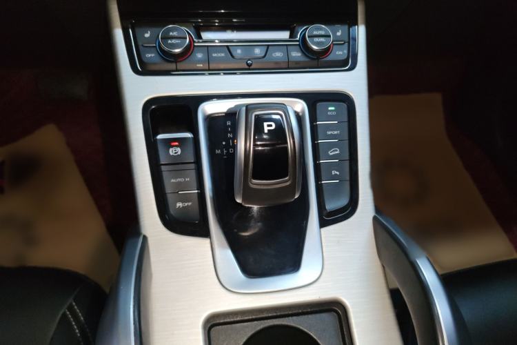 Used Geely Auto Emgrand X7 Sport 2020 1.8TD DCT Two-Wheel Drive Smart Connect 4G-Enabled Version