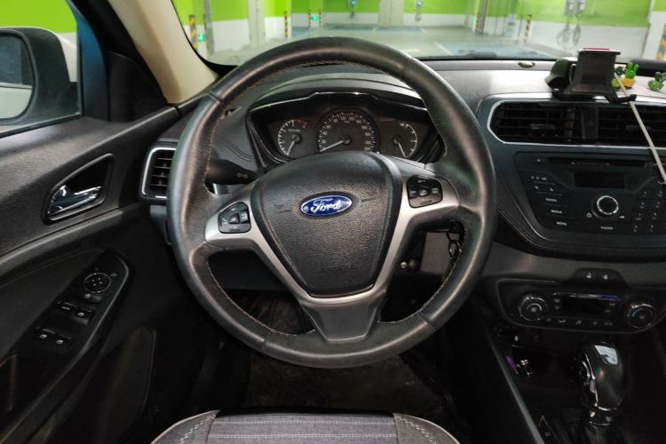 Used Ford Escort 2015 1.5L Automatic Fashion Model
