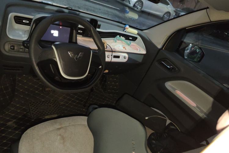 Used Wuling Hongguang MINIEV 2022 Macaron Premium Model – Lithium Ternary Battery