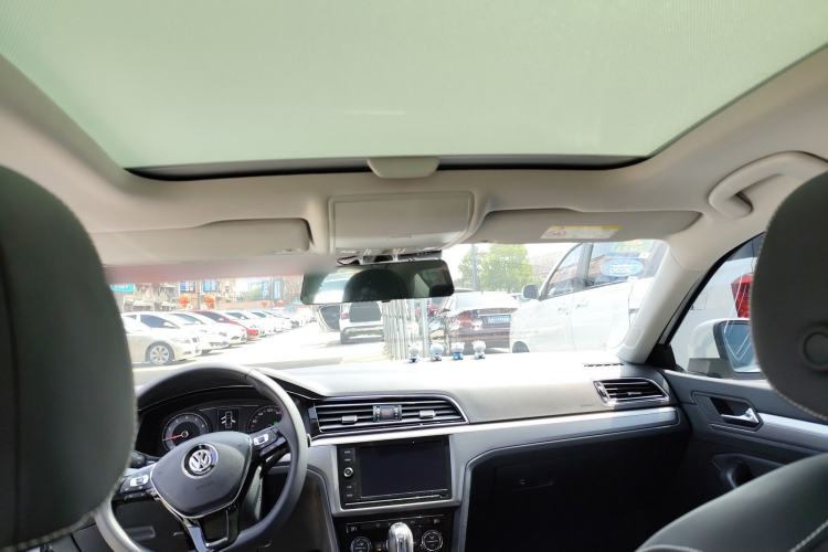 Used Volkswagen Lamando 2019 280TSI DSG Comfort Edition China VI standard Headliner