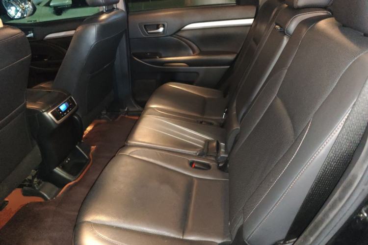 Used Toyota Highlander 2018 2.0T Four-Wheel Drive Prestige Version 7 Seats China VI Standard