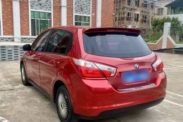 Used Venucia R50 2016 1.6L Automatic Elite Edition
