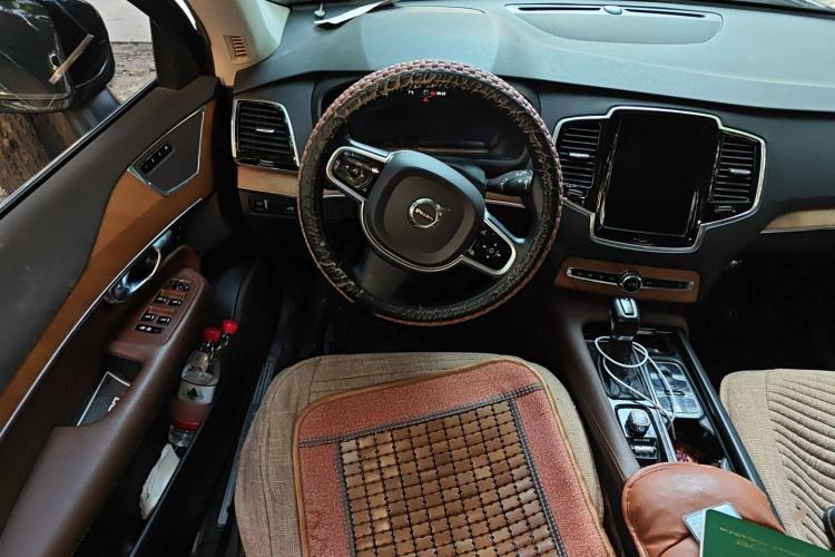 Used Volvo XC90 2019 T6 Zhiyi Edition 7-Seater China V Emission Standard Steering Wheel