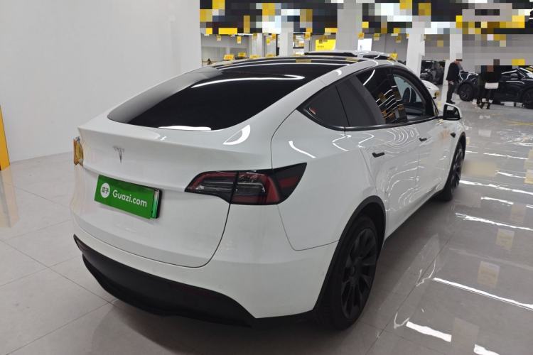 Used Tesla Model Y 2023 Long-Range All-Wheel-Drive Version
