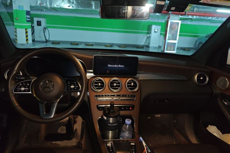 Used Mercedes-Benz GLC 2021 GLC 300 L 4MATIC Dynamic Model Center Console