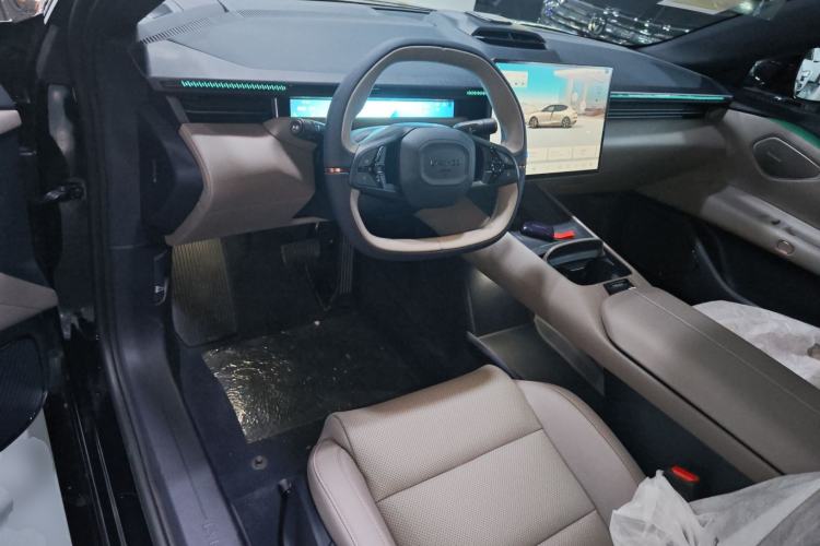 Used Lynk & Co Z10 2025 71 kWh 602 km Range Rear-Wheel Drive Pro