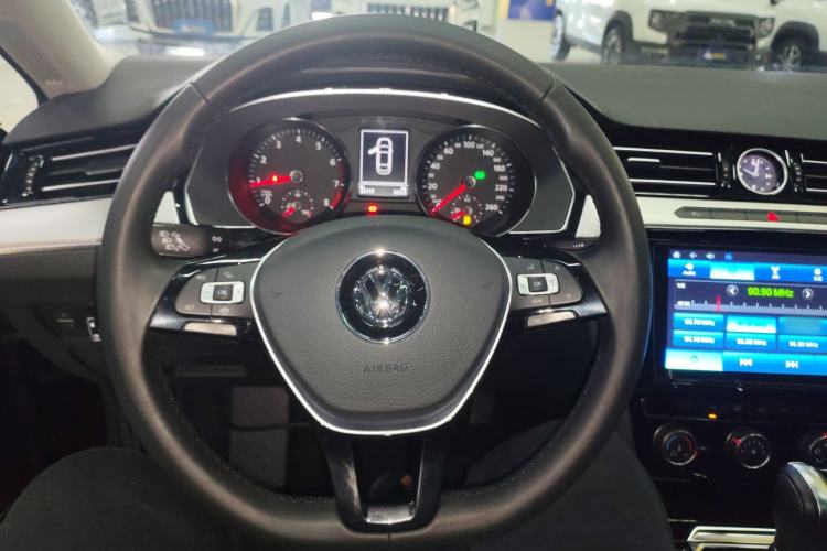 Used Volkswagen Magotan 2019 330TSI DSG Leading Model China VI Standard
