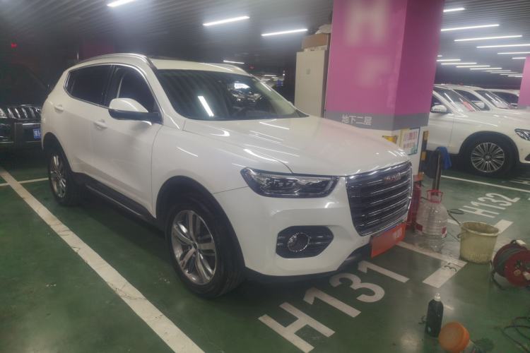 Used Haval H6 2017 Red Label 2.0T Automatic Two-Wheel Drive ZhiShang Model Front Right 45 Deg