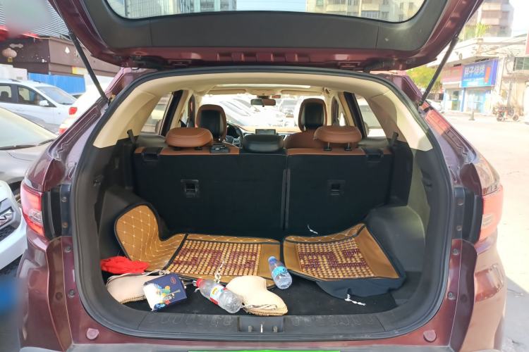 Used Soueast DX7 2017 1.5T Automatic Glory Edition Trunk