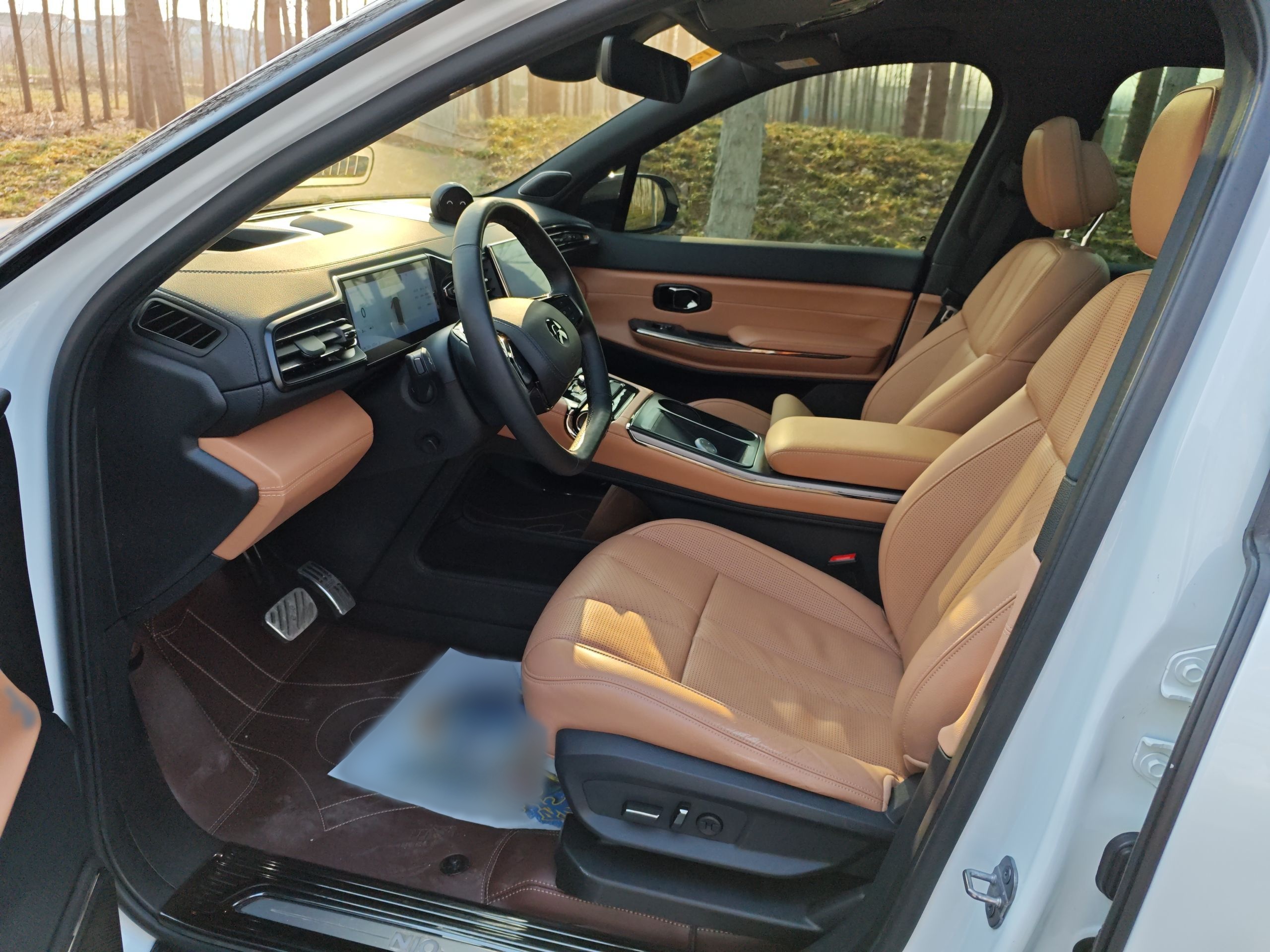 Переднее сиденье в автомобиле