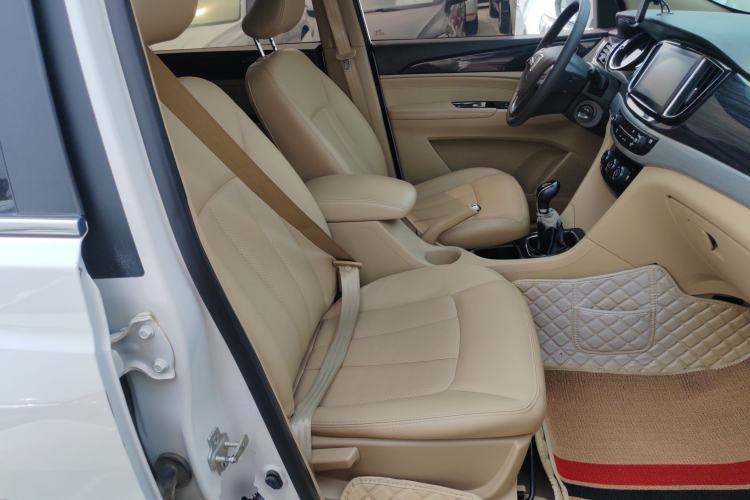 Used Baojun 730 2016 1.5L Manual Comfort Version 7 Seats China V Emission Standard Right Front Seat