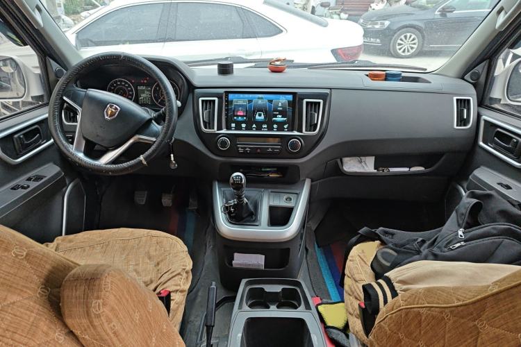 Used Jinbei Hiace King 2021 2.0L City Transport King Series Express Model Standard Top 6-Seater 1TZS Center Console