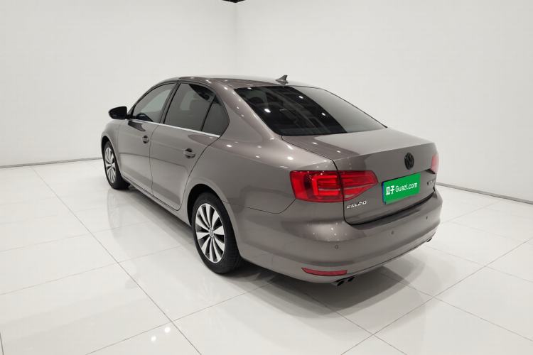 Used Volkswagen Sagitar 2015 230TSI Automatic Luxury Model
