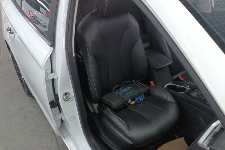 Used Roewe i5 2020 1.5L Automatic 4G Connect Luxury Flagship Edition
