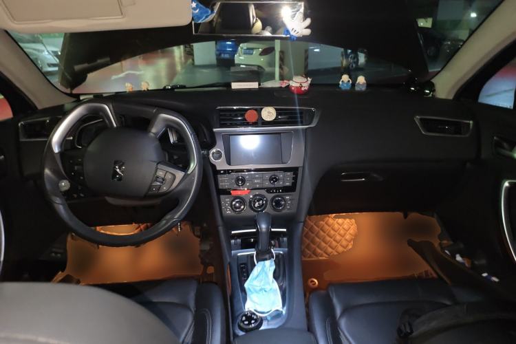 Used DS 6 2016 1.6T Luxury Edition THP160 Center Console