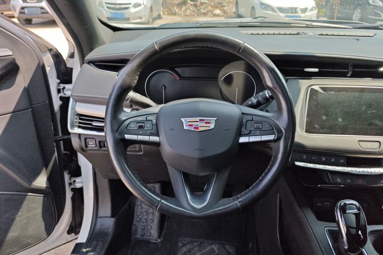 Used Cadillac XT4 2021 28T Two-Wheel Drive Luxury Version Steering Wheel