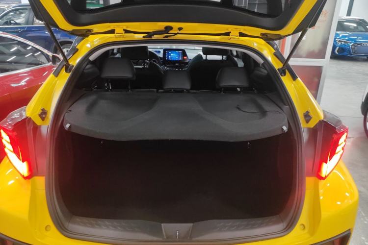 Used Toyota C-HR 2021 2.0L Luxury Edition Trunk