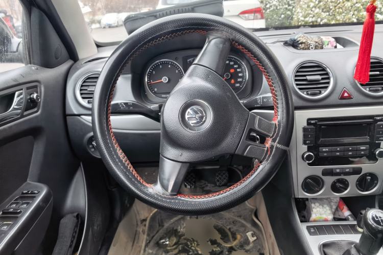 Used Volkswagen Lavida 2011 1.6L Manual - Premium Edition