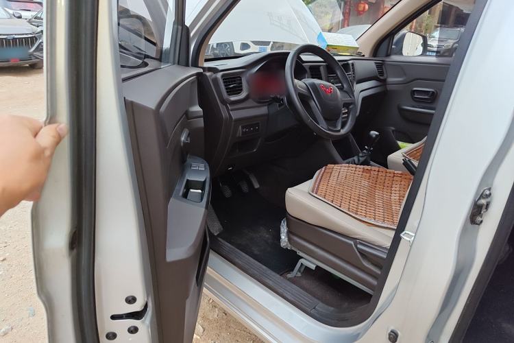 Used Wuling Hongguang V 2022 1.5L Jingqu Edition Electric-Assist LAR Driver Seat