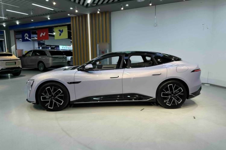 Used Avatr 06 2025 Pro Range-Extended Edition Exterior 4