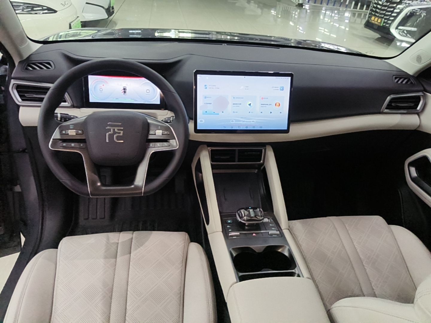 BYD Yuan UP 2024 401KM Leading Edition — снимка 14