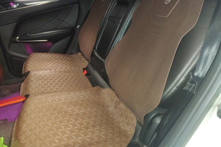 Used Lincoln MKC 2018 2.0T Two-Wheel Drive Deluxe Edition Left Rear Seat