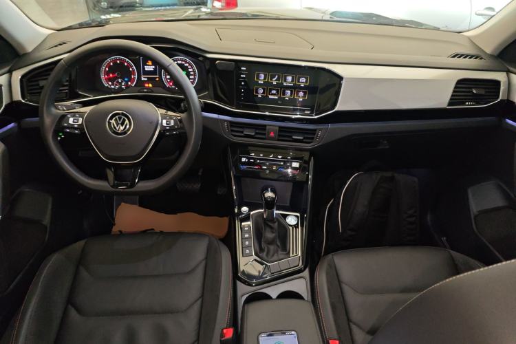 Used Volkswagen Tayron 2020 330TSI Two-Wheel Drive Luxury Smart Connectivity Version Center Console