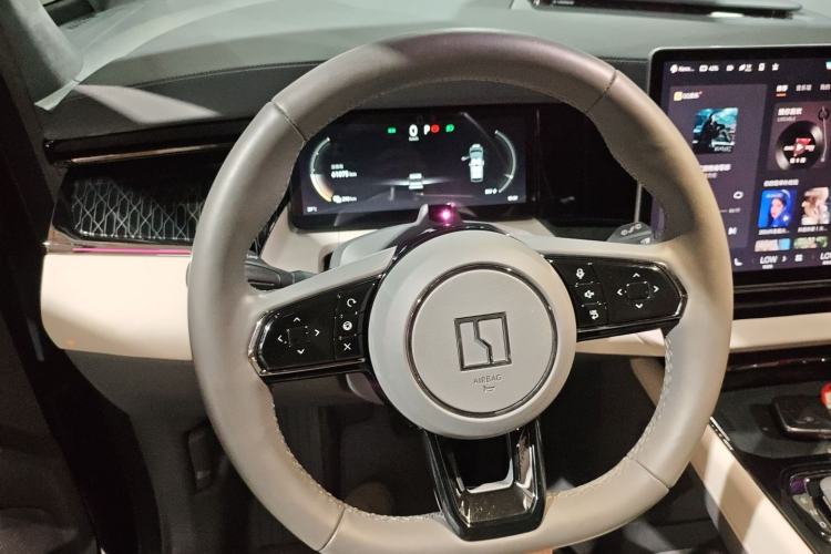 Used Zeekr 009 2022 WE Edition Steering Wheel