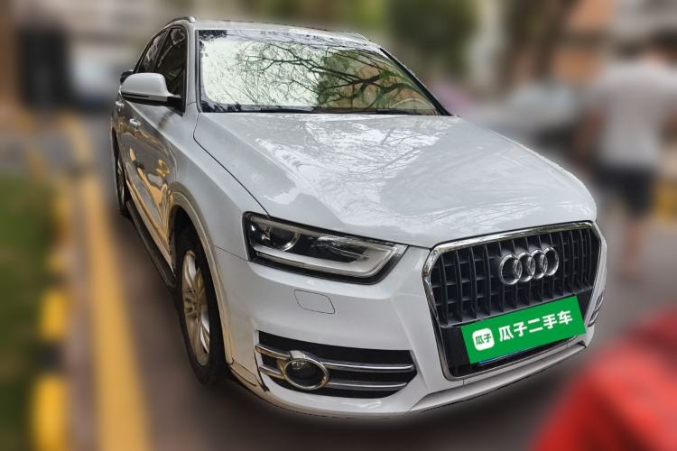 Used Audi Q3 2015 35 TFSI Comfort Model Front Right 45 Deg