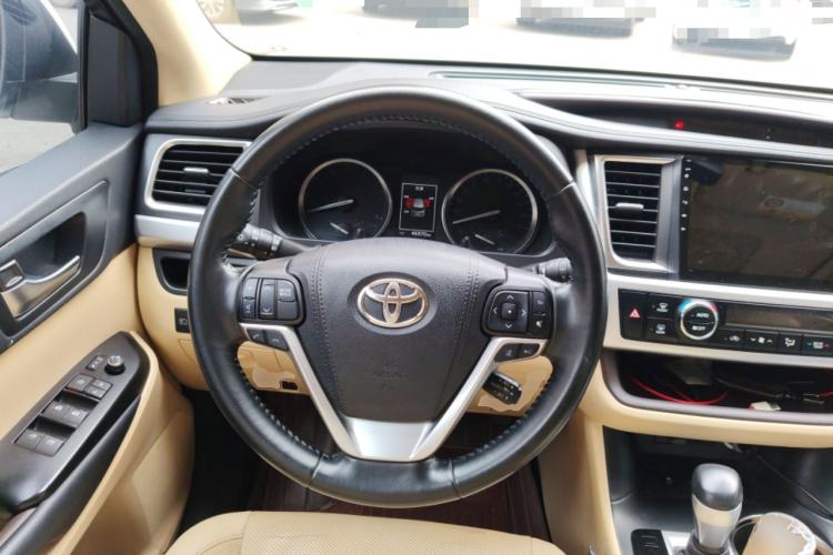 Used Toyota Highlander 2018 2.0T Four-Wheel Drive Luxury Version 7 Seats China VI Standard