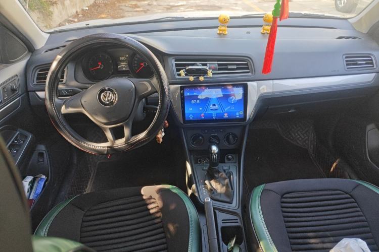 Used Volkswagen Lavida 2019 Lavida Start 1.5L Automatic Trendy Version China VI Standard Center Console