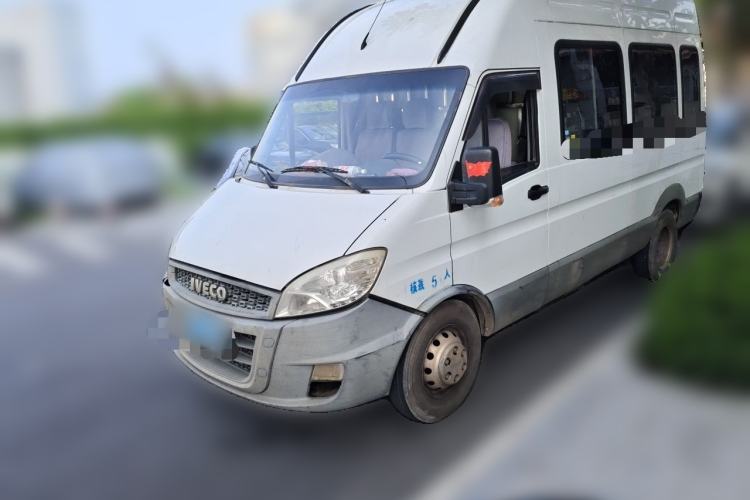 Used Iveco Power Daily 2017 2.5T Deluxe A32 Mid-Roof 5-7 Seater 47Z5 Passenger Van