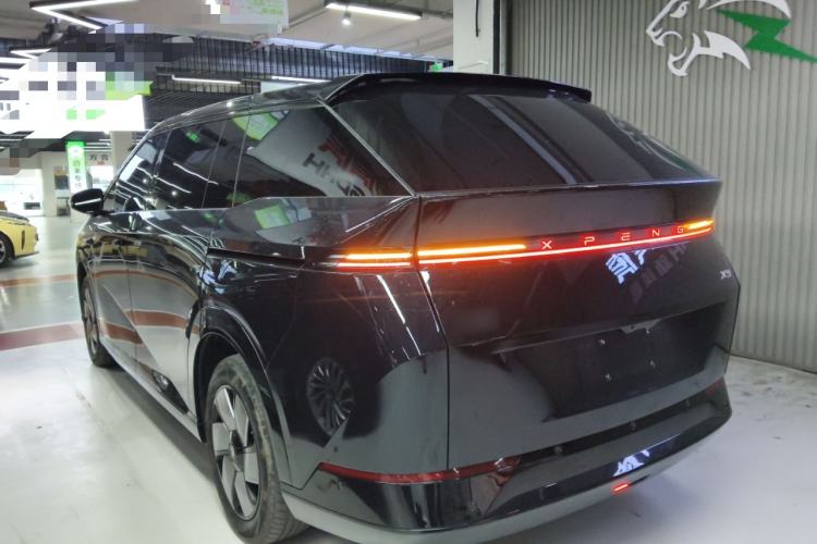 Used XPeng X9 2024 702 Ultra-Long Range Pro Rear Left 45 Deg