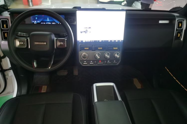 Used iCAR V23 2025 501 Four-Wheel Drive Intelligent Driving Version Center Console