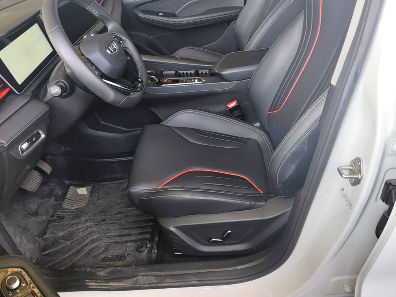 Geely Auto Binray 2024 Binrui COOL 1.5T DCT Longteng Edition — снимка 17