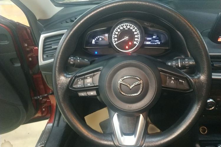 Used Mazda 3 Axela 2017 Hatchback 1.5L Automatic Luxury Model Emission Standard China V Steering Wheel